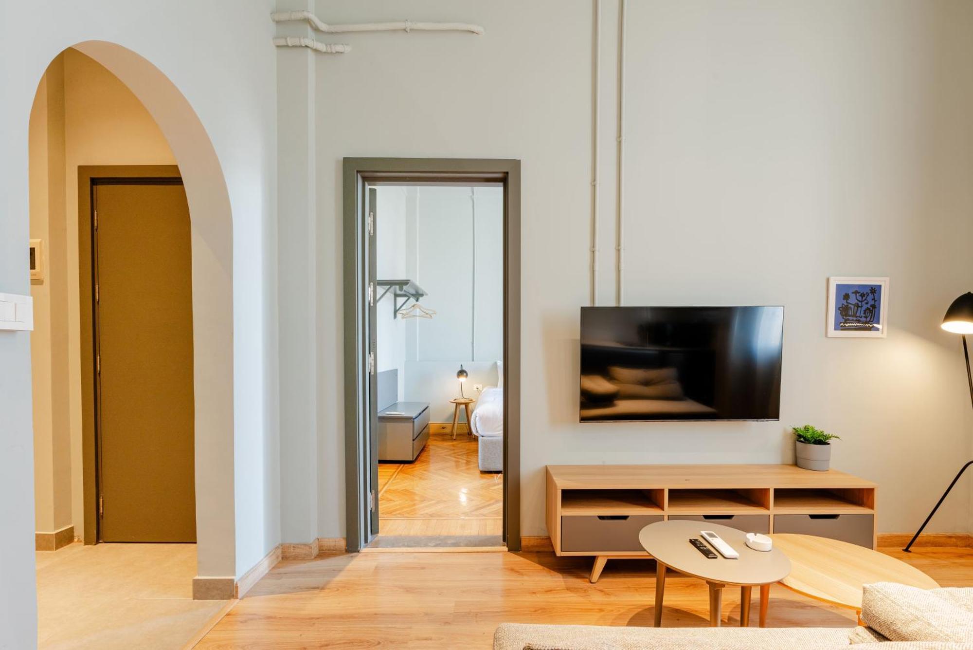 Grey L Studio Apartments Downtown Alexandria Menasce House المظهر الخارجي الصورة