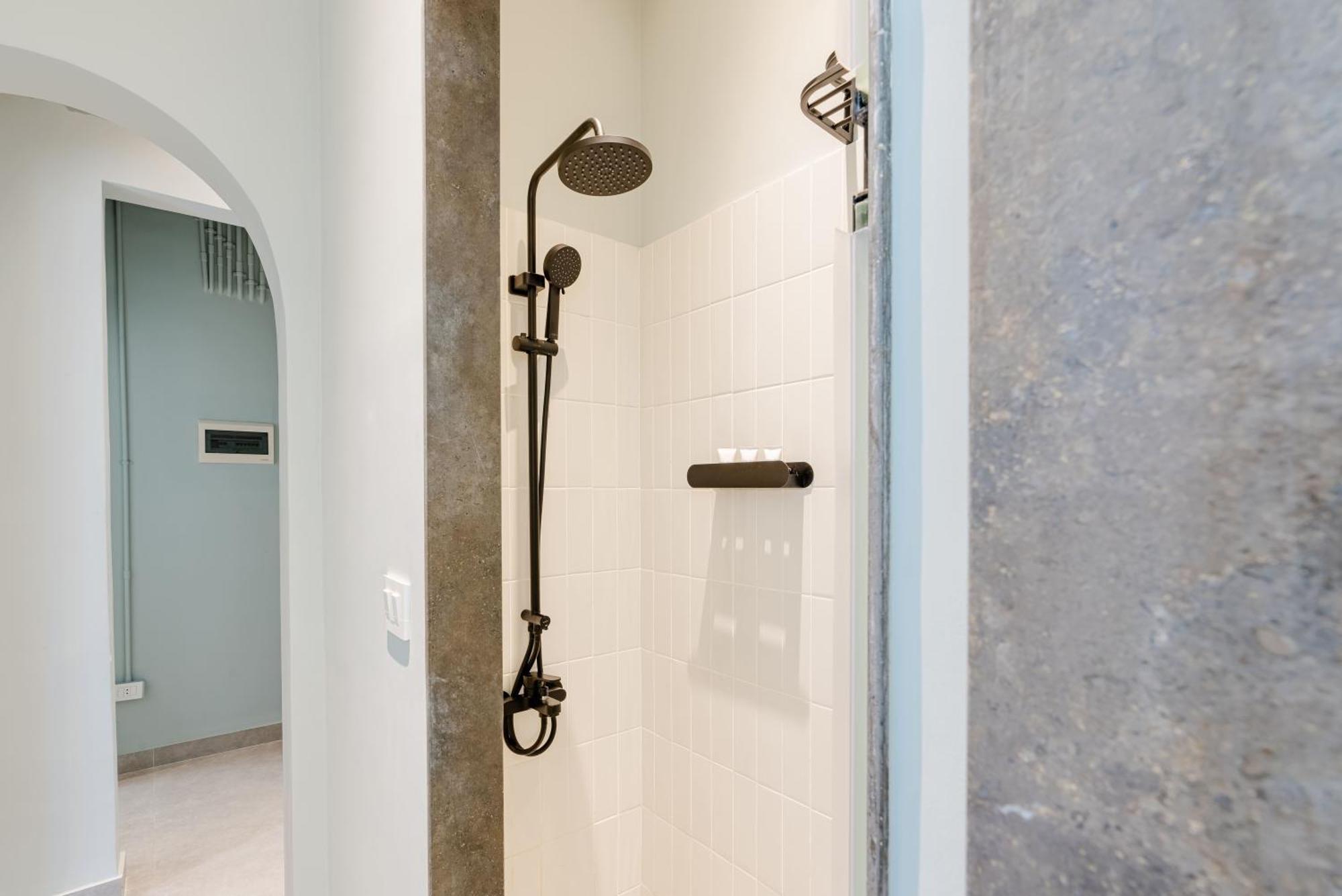 Grey L Studio Apartments Downtown Alexandria Menasce House المظهر الخارجي الصورة